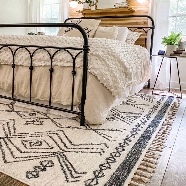 Well Woven - Wholesale Area Rug - Darcy Modern Farmhouse Tribal Pattern Ivory Rug