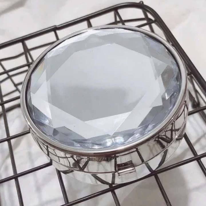 DEZZY'S - Wholesale Eyewear Cases & Holders - Unisex - Diamond lens case | silver0