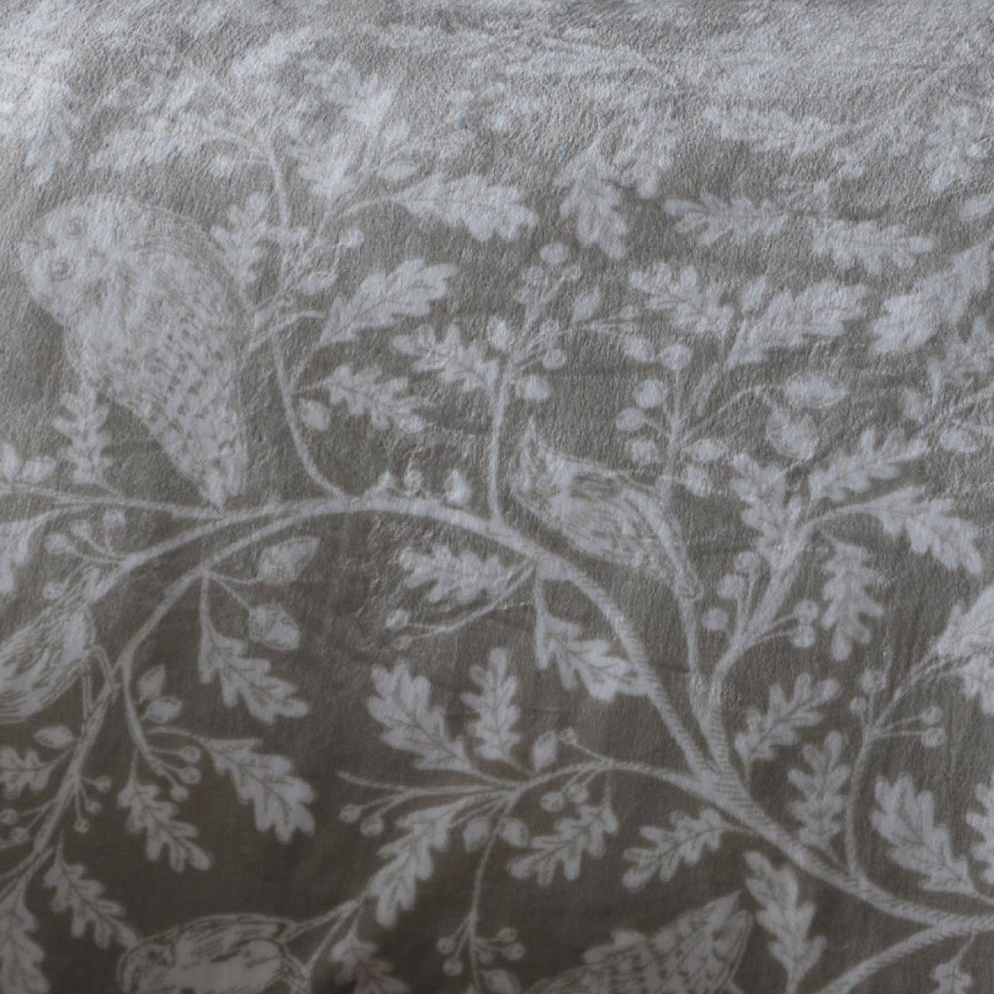 UW Home – wholesale Bedding blanket – Woodland Owls Bedspread by D & D in Sage 150cm x 200cm3