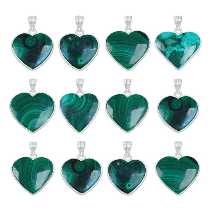 Handmade Jewels – Großhandel Individueller Charm/Anhänger – Malachit-Herzanhänger - Handgefertigt, Versilbert, Einfache Arbeiten, Großhandel Kristallschmuck