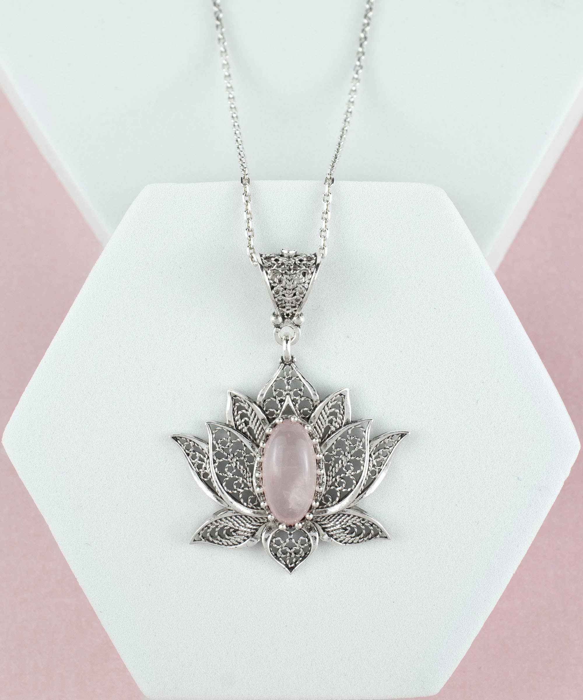 Filigranist Jewelry - Vente Colliers à pendentif - Collier à pendentif en argent sterling en filigrane en forme de lotus et quartz rose pour femme7
