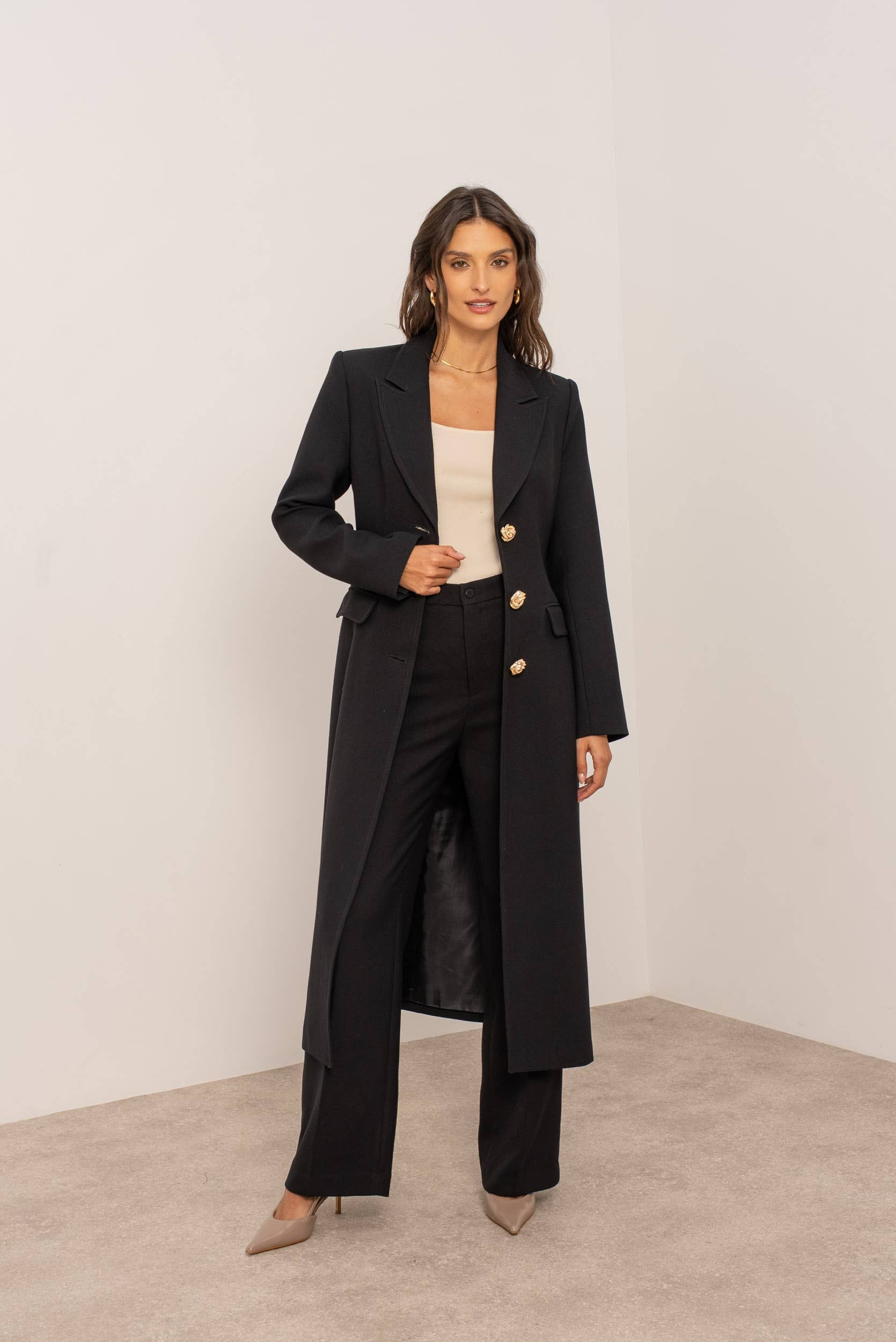 Attentif Paris - Vente Manteau – femme - [Thick] Manteau long à coupe ajustée orné de boutons dorés14