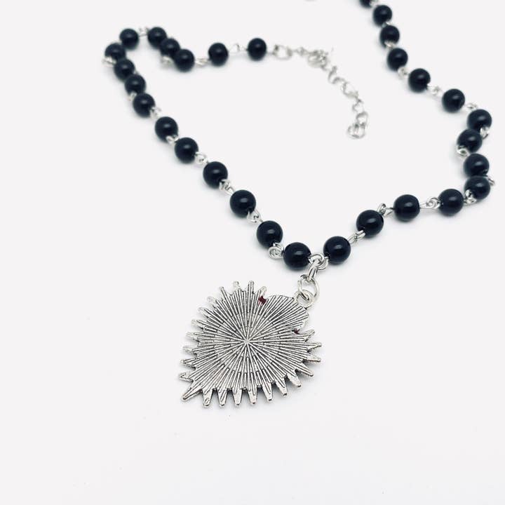 Mio Queena - Wholesale Pendant/Charm Necklace - Gothic Red Devil's Eye Pendant Beaded Chain Necklace - GT