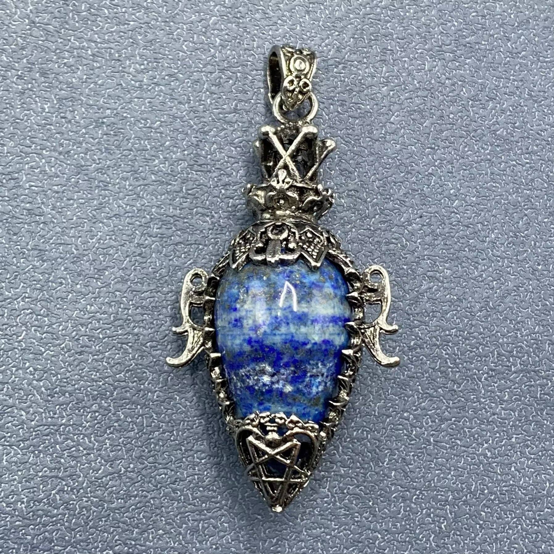 Mio Queena - Wholesale Spiritual Stone/Crystal - Natural Stone Bottle Shape Vintage Charm Pendant - CS9