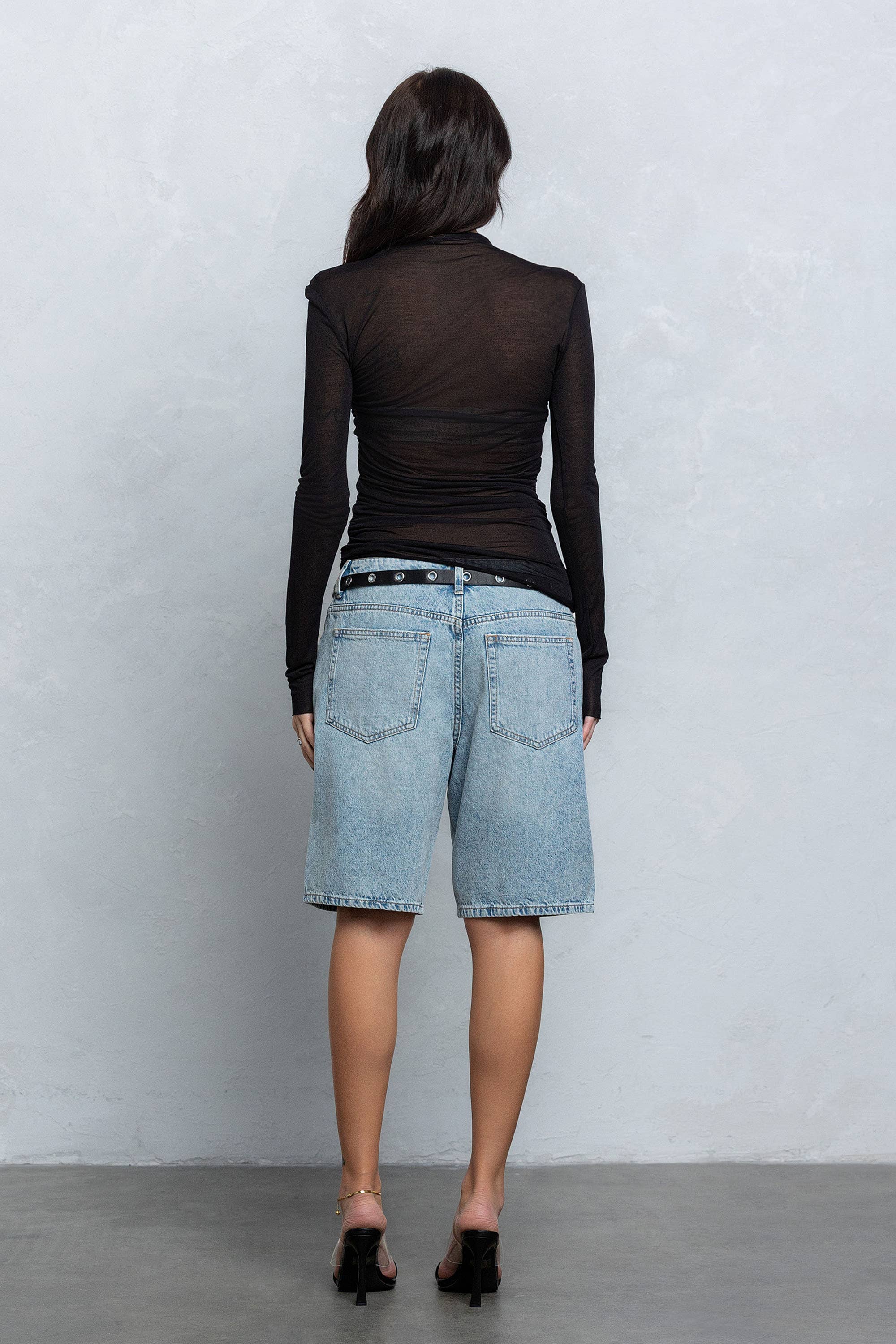 No Vacancy – Engroshandel Bluse - Dame – Gennemsigtig langærmet top med rynket hals7