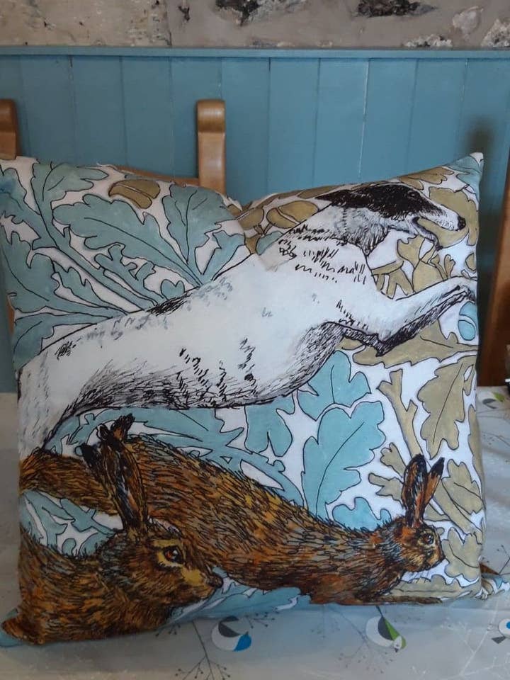 Cuscino per cani e lepri per la vendita all'ingrosso da parte di Between the Woods and Sea