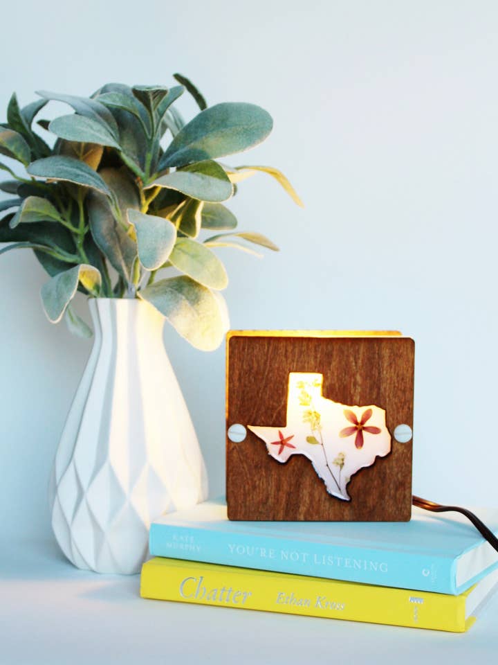 Texas lampe, Texas lys, skrivebordslamper, bordlampe for engroshandel hos Night in Light