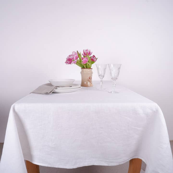 NorraVilla - Wholesale Tablecloth - Linen Tablecloth in premium white washed linen NorraVilla2