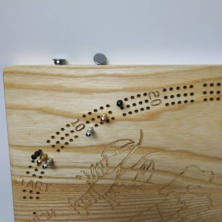 Toy Maker of Lunenburg - Wholesale Board Game - Lobster Cribbage Board4