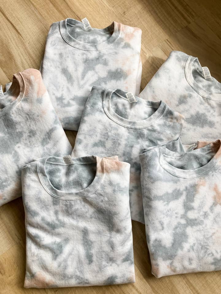 White House Co - Wholesale Sweatshirt - Women's - Tie Dye Crewneck 3
