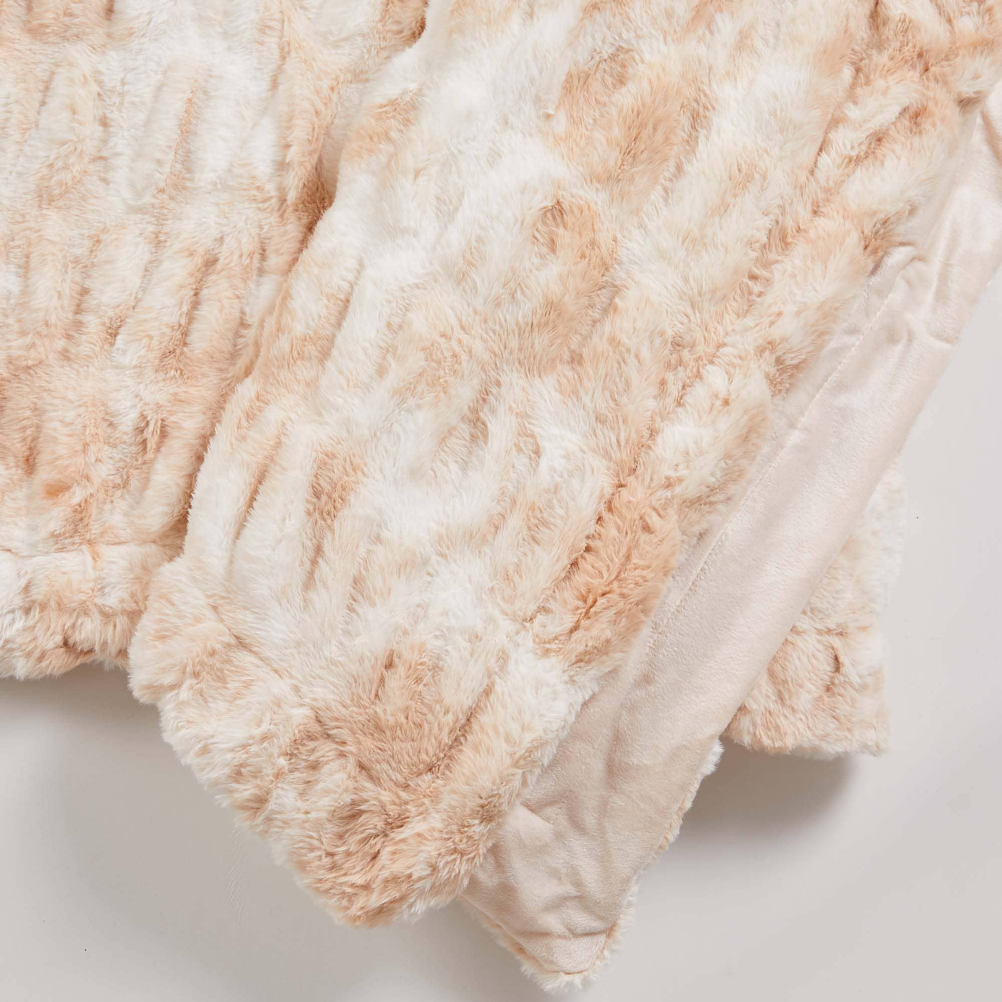 BH Collective - Wholesale Throw Blanket - Throw Blanket - Ruched Faux Fur - Alondra Collection16