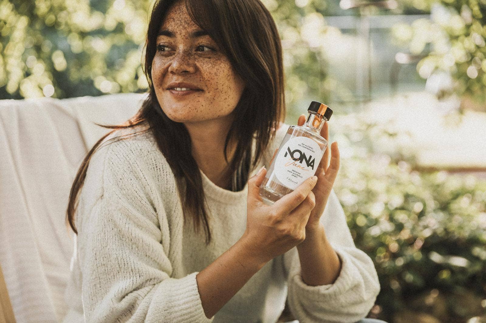 NONA Drinks - Wholesale Alcoholvrije gedistilleerde dranken/wijn/bier - NONA June 20cl4