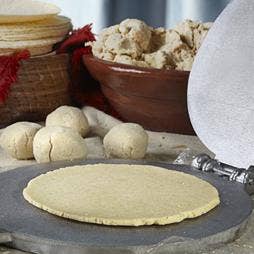  HERNÁN - Wholesale Kitchen Tool/Gadget - Cast Iron Authentic Mexican Tortilla Press7