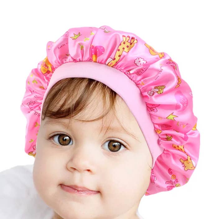 Coffret de 50 bonnets en satin pour enfants pour la vente par The Human of Color Haircare
