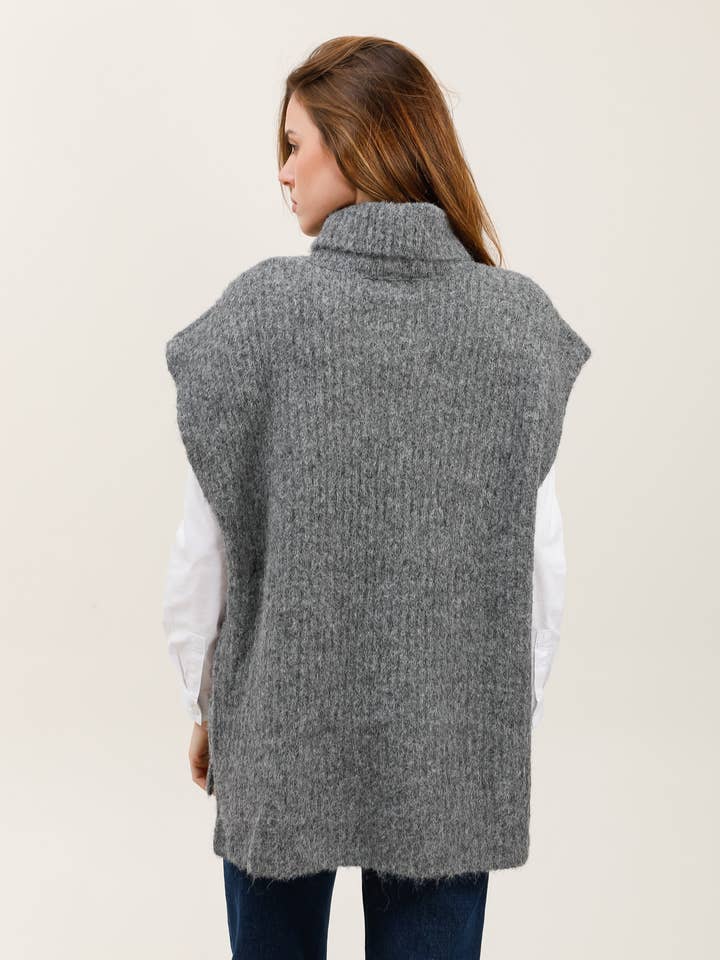 MOOYA - Wholesale Tunic Sweater - Women's - Sleeveless high-neck wool sweater - JS0022