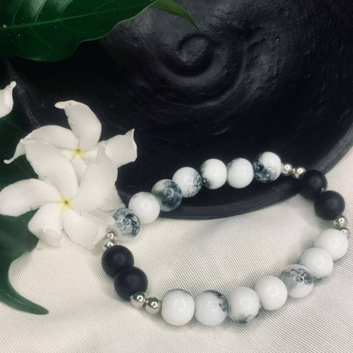 Howlite and Black Onyx Beaded Bracelet – Natural Stone for wholesale by Hadi Craft