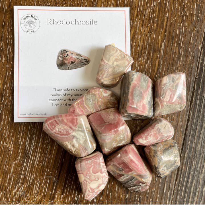 Cristaux roulés en rhodochrosite, 100 g, avec cartes d'information pour la vente par BellaMira Home