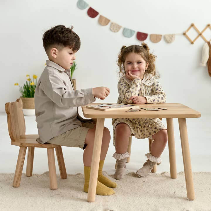 ODEAS - Venta al por mayor Sillas - Niños - Set de mesa infantil de madera y dos sillas con forma de oso