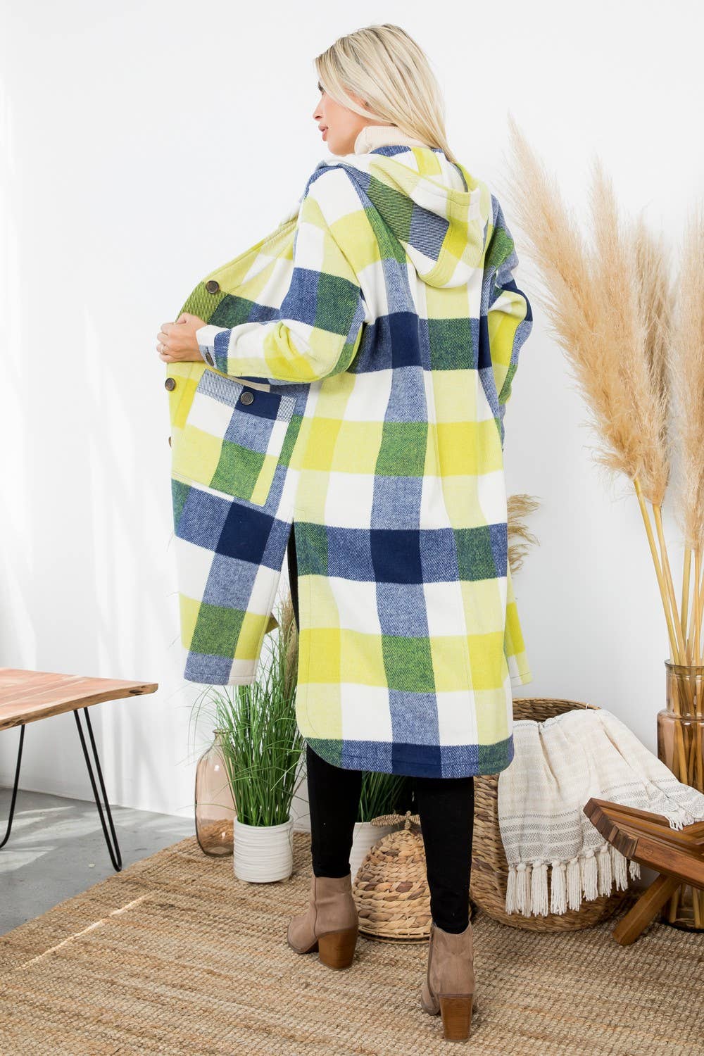26 International - Wholesale Shirt Jacket/Shacket - Women's - Women's Plaid Oversized Duster Shacket with Pockets3