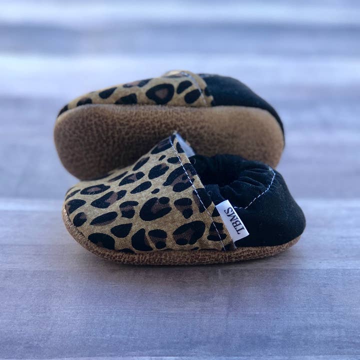 Trendy Baby Mocc Shop - Wholesale Moccasins - Kids - Tan Leopard Moccasins1