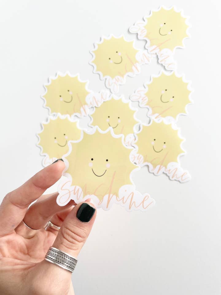 Autocollant soleil pour la vente par Designed by M and S