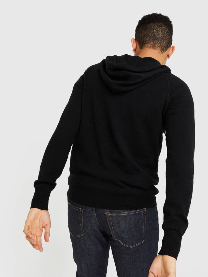 Sweat à capuche mongol en cachemire pour la vente par Delfina&Co