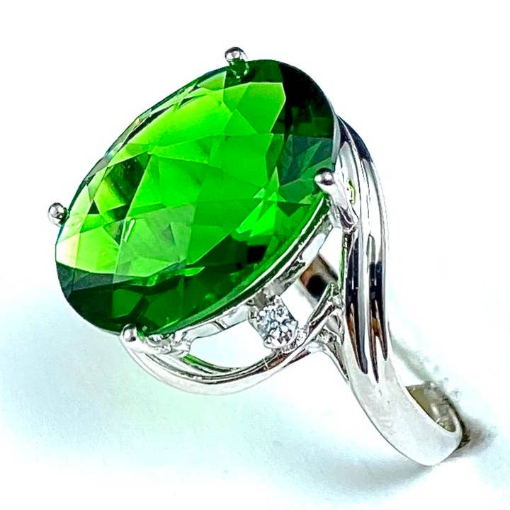 Classic Mt. St. Helens Green Oval Sterling Silver Ring for wholesale by Twan Kee Jewelry