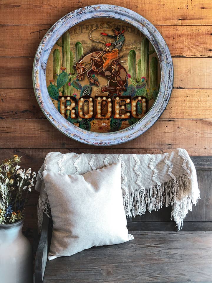 Rodeo Lights - Obra de arte circular para venta al por mayor de TroubleMaker Trading Company