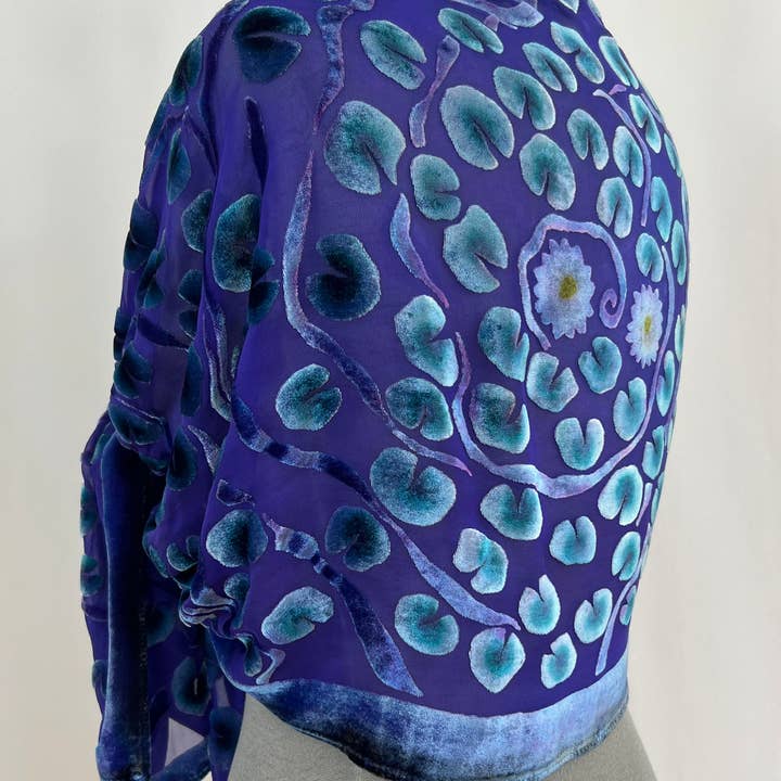 Sherit Levin Textiles – Großhandel Schal – Damen – Violet Devoré Lily Pads Schal/Schal aus Samt