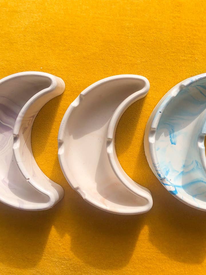 Crescent Moon Aschenbecher für den Großhandel von Just Luckey Designs