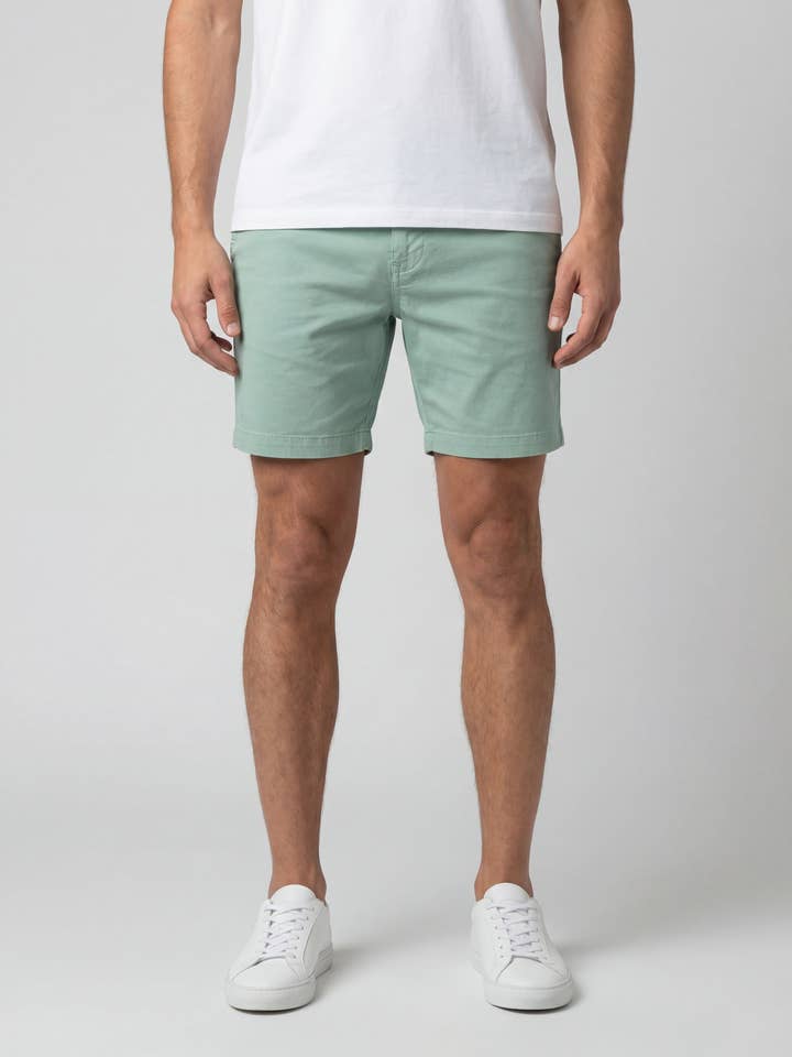 Short chino Walden 6" - Vert clair pour la vente par Original Paperbacks