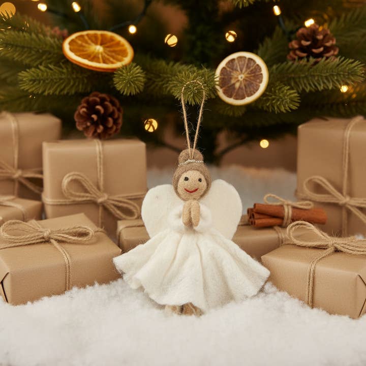 Felt So Good - Vente Objets de décoration - Ange de Noël artisanal en feutre équitable suspendu pour sapin6