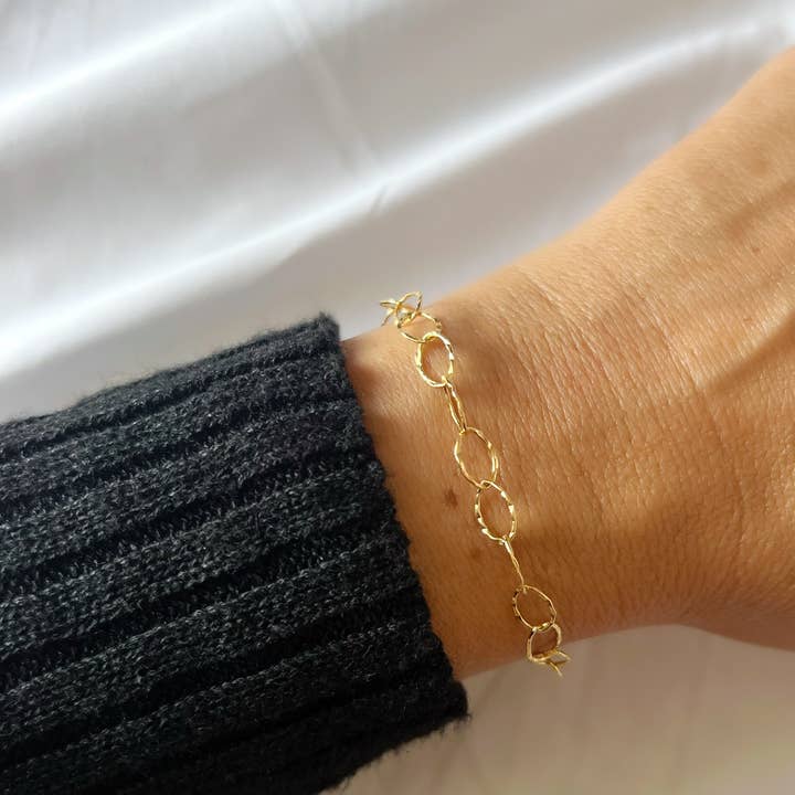 True by Kristy Jewelry - Vente Bracelets maillon et chaîne - Bracelet chaîne trombone martelé London Gold Filled4