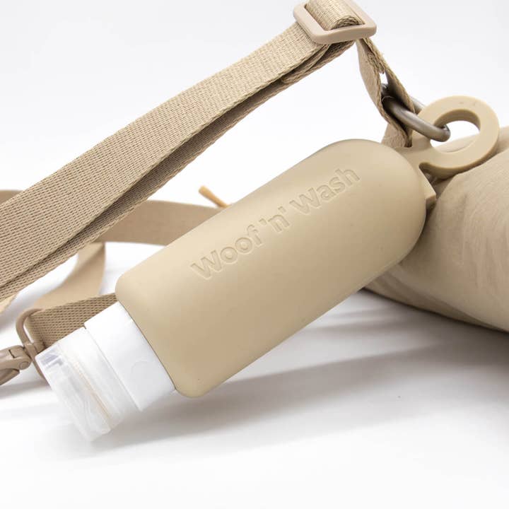 Qisu – wholesale Pet cleaning supplies – Urine Cleaning Bottle | Woof 'n' Wash™7