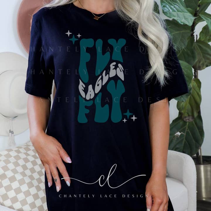 Fly Eagles Fly Football Groovy Comfort Colors Grafik-T-Shirt für den Großhandel von Chantely Lace