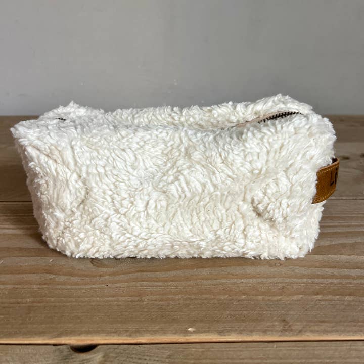 Liefe NL – wholesale Toiletry bag – Unisex – Teddy Pouch8