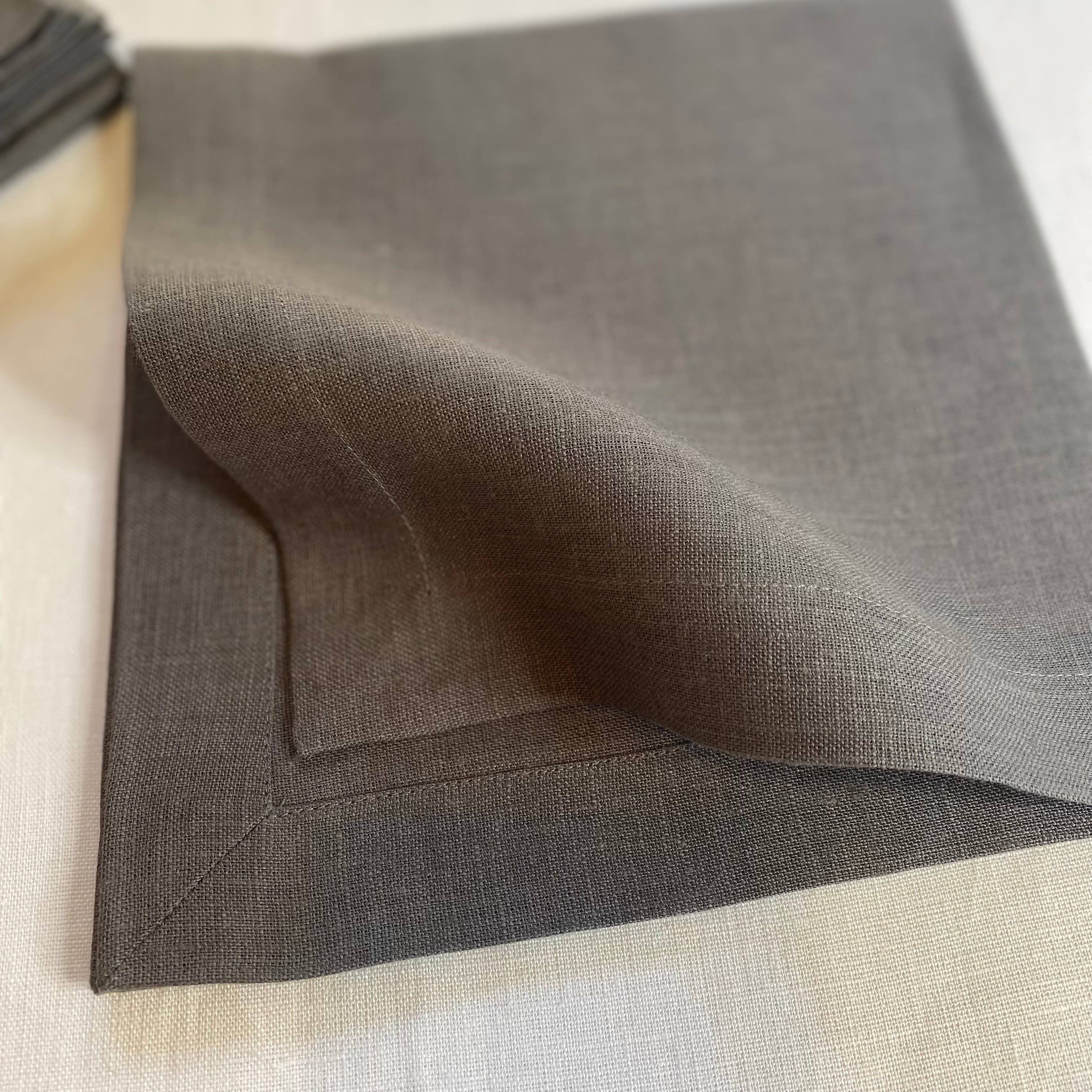 KEY LOOK1916 MILANO - Wholesale Dinner & Cloth Napkin - Linen napkins with frame2