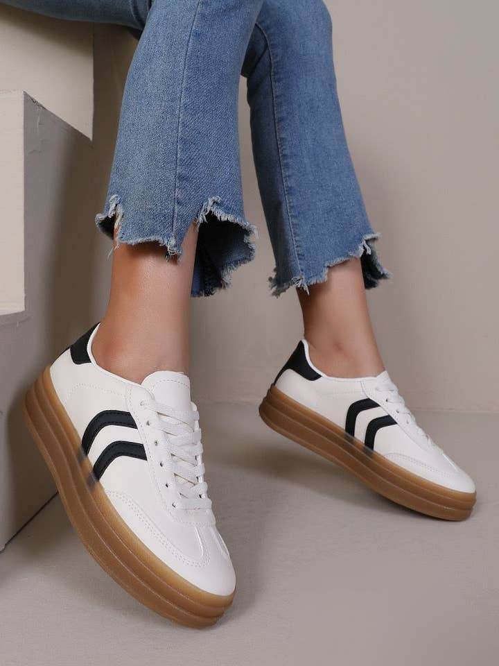 No Doubt Shoes – wholesale Lifestyle trainers – Women′s – WOMEN'S CURVE STRIPE THICK SOLE LACE UP SNEAKERS1