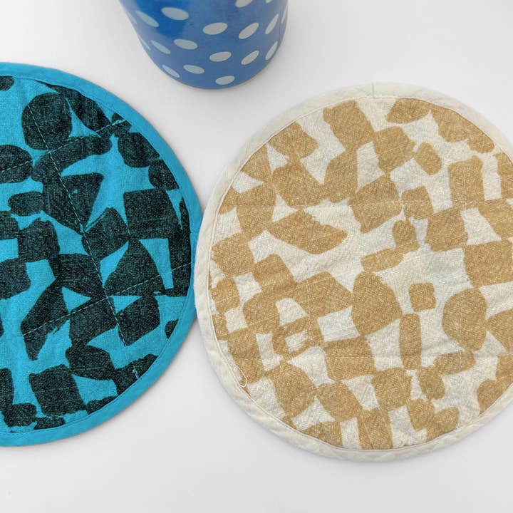 Jenny Pennywood - Wholesale Oven Mitt/Pot Holder - Round Potholder - Darby - Midnight - Tomato2