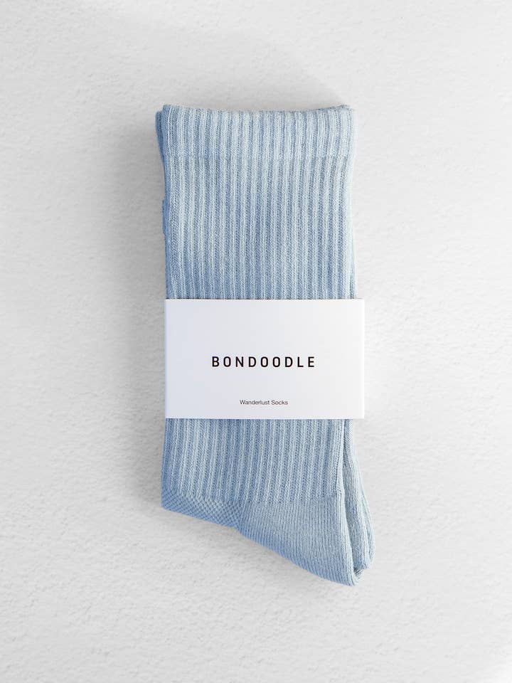 Chaussettes côtelées pour femmes – Sport/Athlétique – Bleu clair pour la vente par Bondoodle