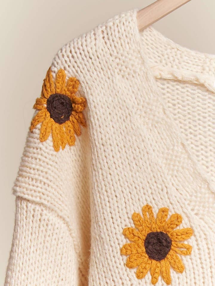 Mello. - Wholesale Cardigan - Women's - Sunflower Embroidered V Neck Cardigan8