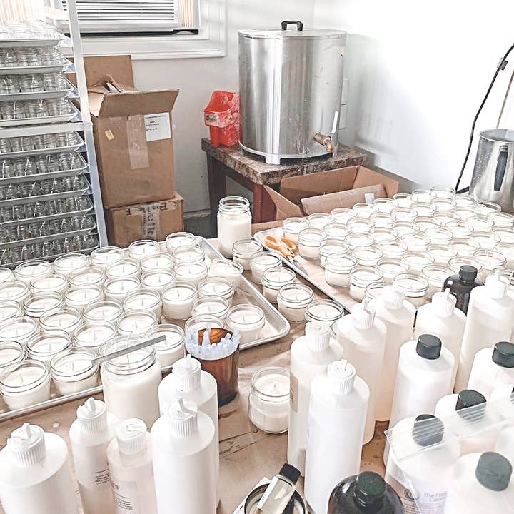 Suzee's Candles - Wholesale Jar/filled candle - 16oz Banana Candle, Farmhouse Soy Candles2