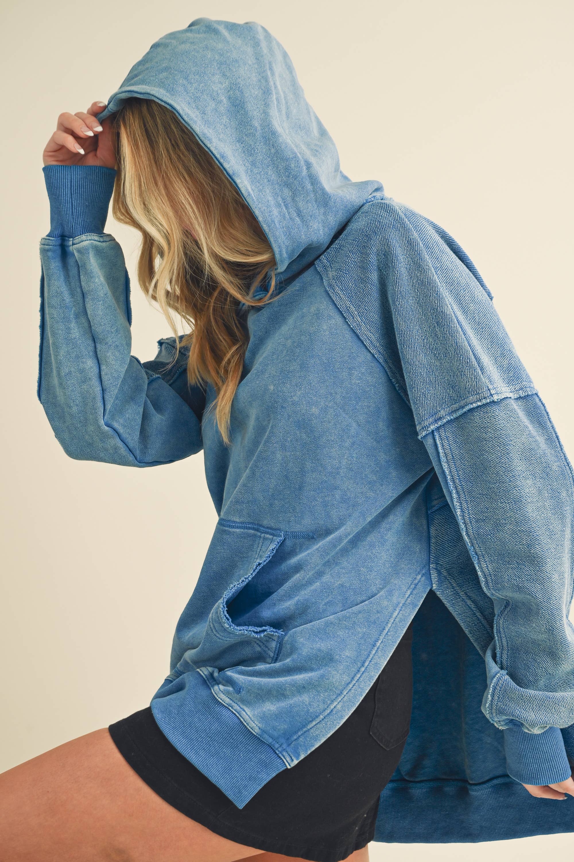 AEMI + CO – wholesale Hoodie – Women's – 966CK Deb Washed Hoodie 541