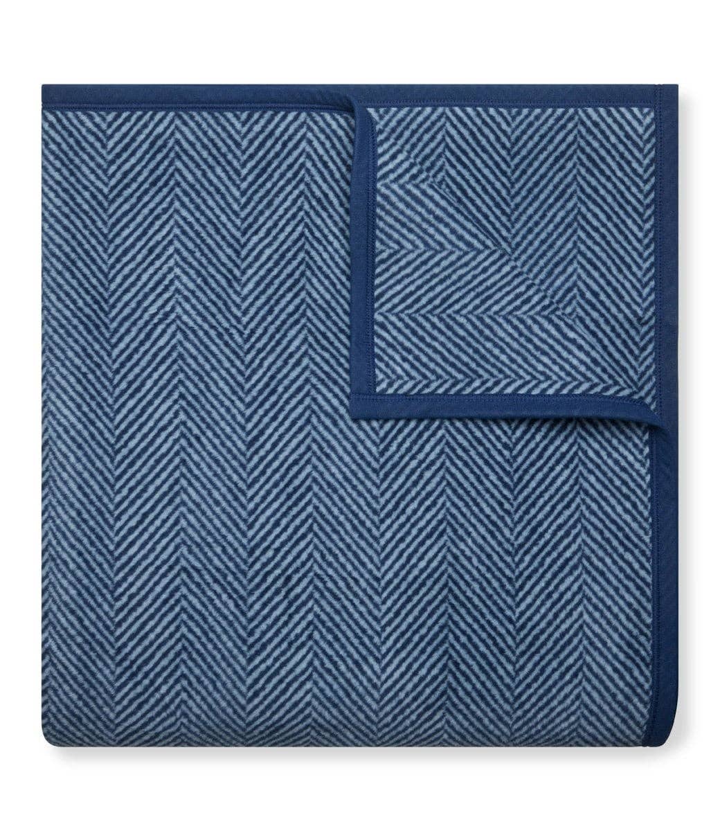 ChappyWrap – wholesale Throw blanket – Harborview Herringbone Navy Blanket5