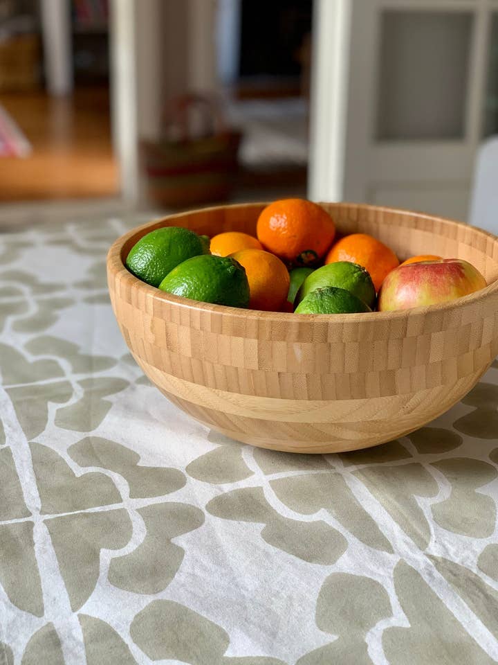 Chemin de table en forme de papillon pour la vente par Beastly Threads