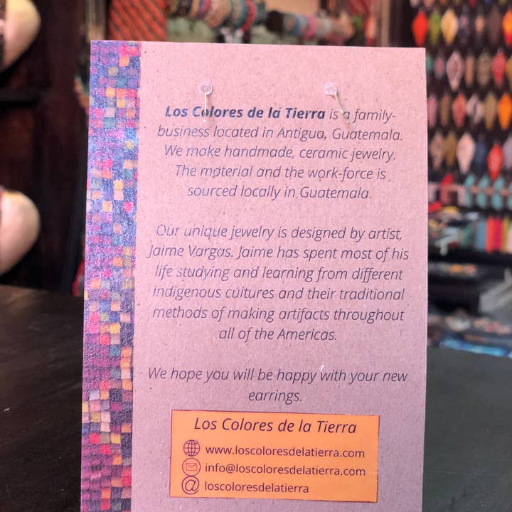 Los Colores de la Tierra - Vente Boucles d'oreilles pendantes - Petites boucles d'oreilles en forme de pointe de flèche perlées - 8 couleurs disponibles5