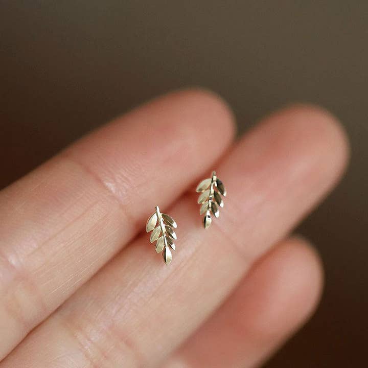 Perimade & Co. LLC - Wholesale Stud/Post Earrings - Dainty Gold Small Leaf Stud Earrings in 925 Sterling Silver