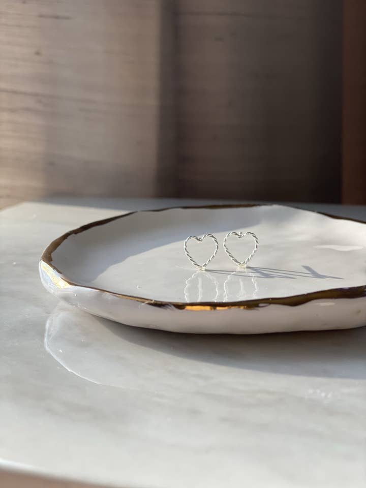 Boucles d'oreilles coeur tressé pour la vente par BELLA BUDDHA BEADS