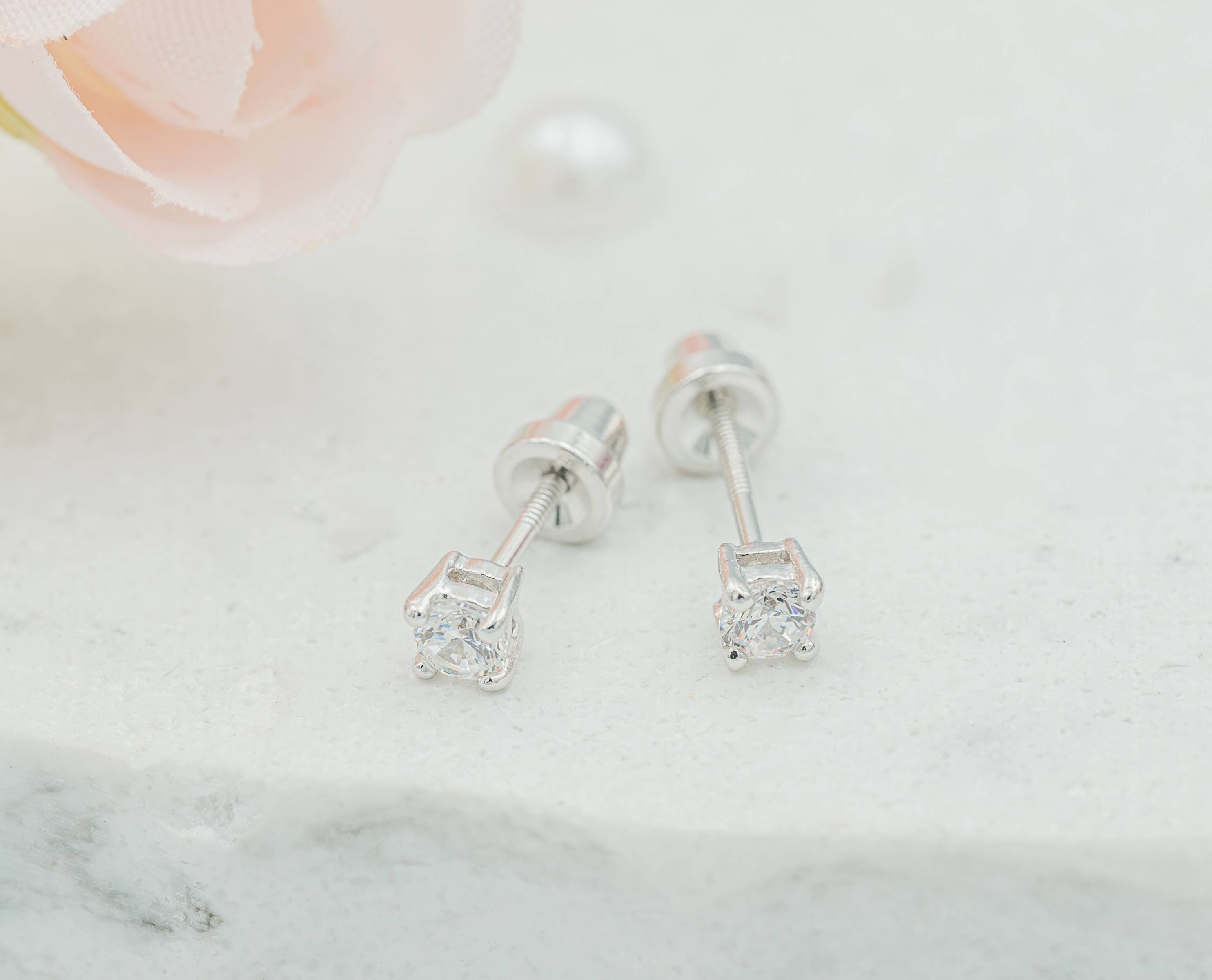 Cherished Moments - Venta al por mayor Pendientes de botón/aretes de poste - Pendientes de botón con circonita transparente de plata de ley para bebés y niñas2