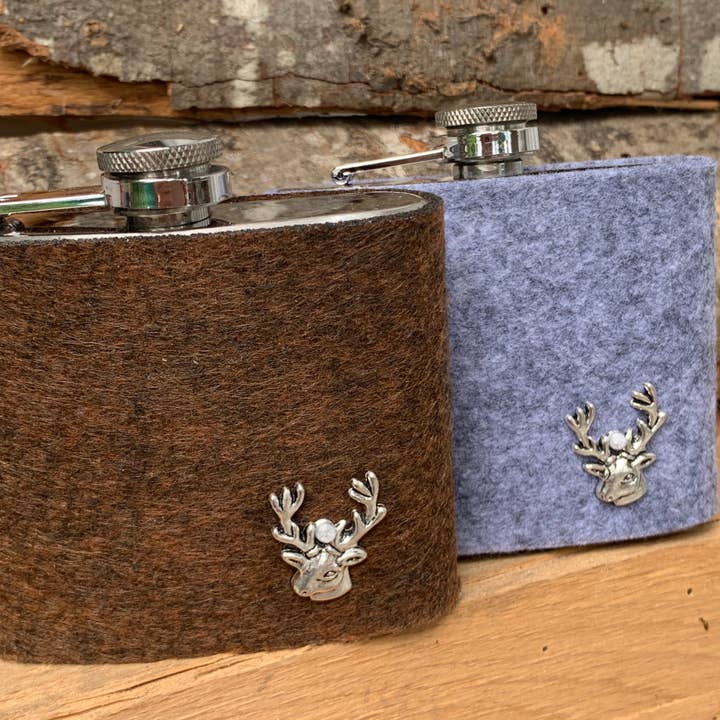 Flachmann - 5oz - Hirschkopf seitlich für den Großhandel von Ois isi - Erika Hoppe